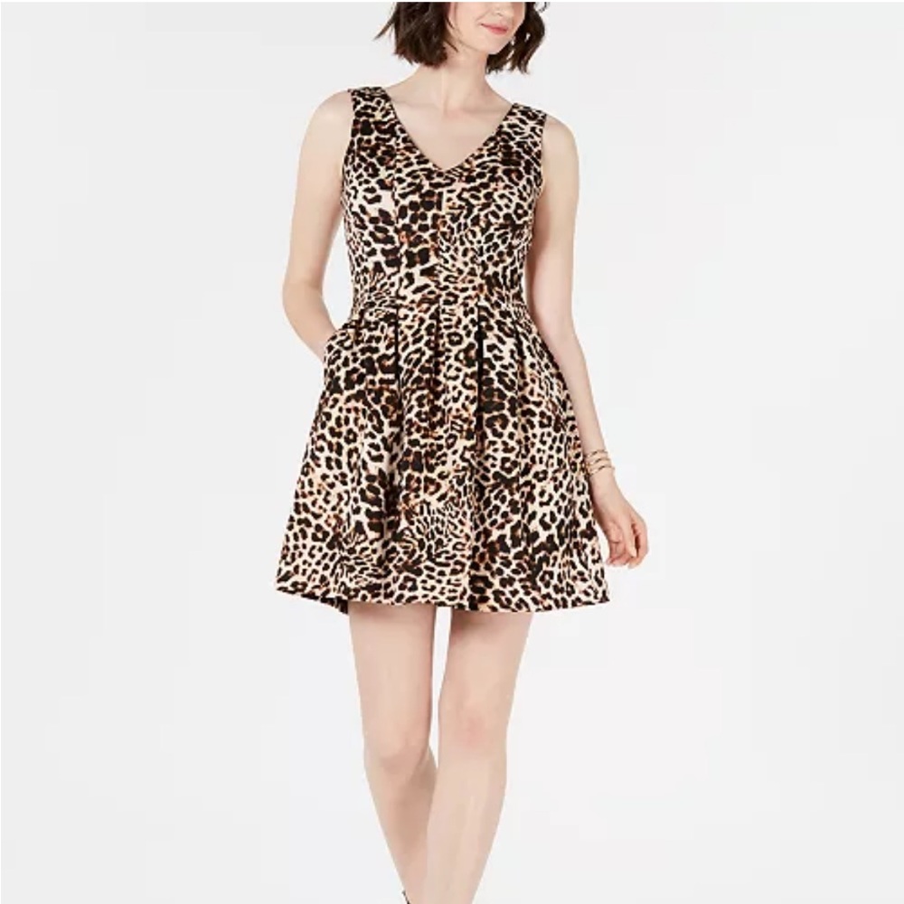 🎉3X HOST PICK🎉 Vince Camuto Leopard Print Fit & Flare Dress